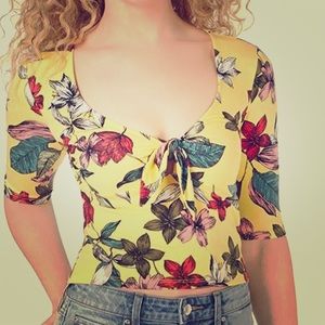 GUESS Brand New Yellow Half Sleeve Celina Top